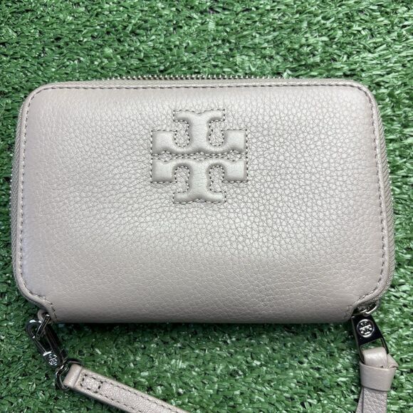 Tory Burch Thea New Ivory White W Gold Zipper Wristlet Wallet  $300 MSRP - Picture 2 of 8